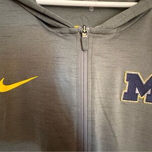 Nike U of M  dri-fit xl lightweight jacket.